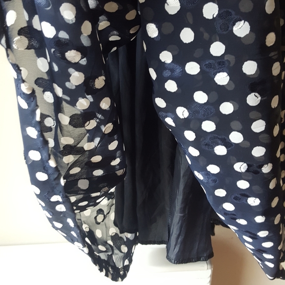 Polka dot dress with white lace collar - Picture 5 of 11